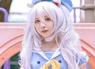随意的办公室，Sayo Momo的写真作品带你探索新视角